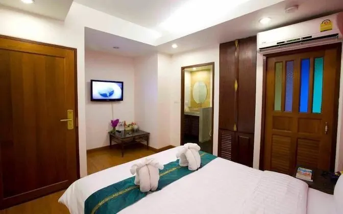 Standard Queen Bed