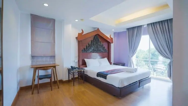 Superior King Bed Canal View with Balcony