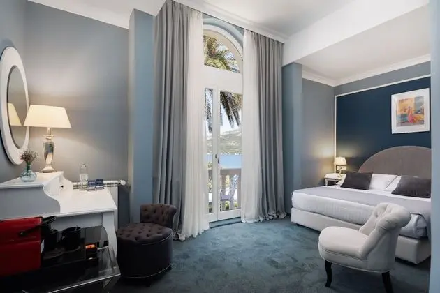 Superior Double Room with Seaside Balcony