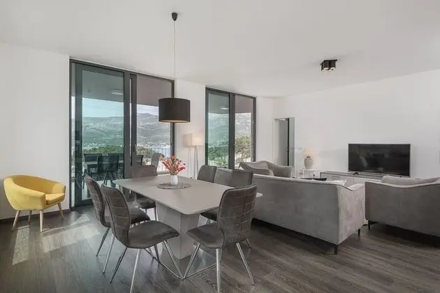 Deluxe Apartment, 2 Bedrooms, Terrace, Sea View (Tamaris 1)
