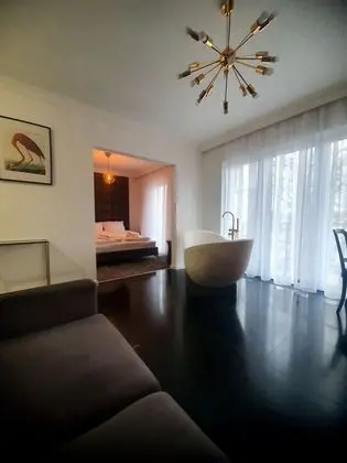 Deluxe Apartment, 1 Queen Bed with Sofa bed, Non Smoking, Bathtub
