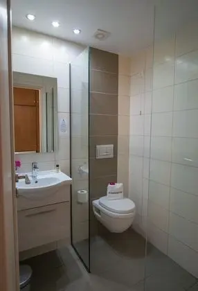 Tek Büyük veya İki Ayrı Yataklı Oda, Deniz Manzaralı