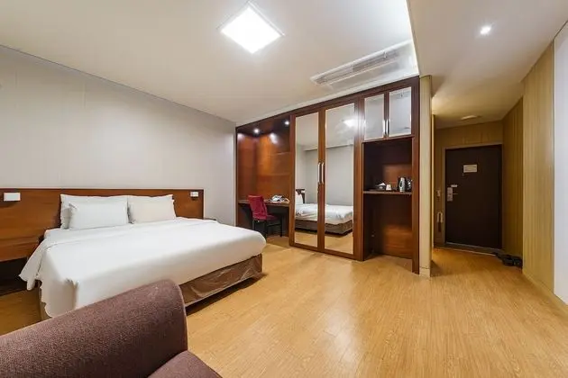 Deluxe Tek Büyük Yataklı Oda