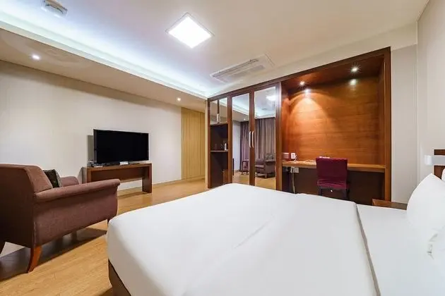 Deluxe Tek Büyük Yataklı Oda