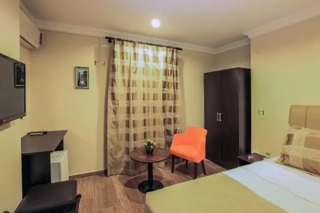 Tek Kişilik, Şehir veya Dağ Manzaralı