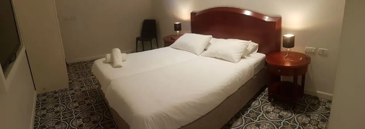 Basic Tek Büyük veya İki Ayrı Yataklı Oda