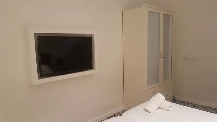 Basic Tek Büyük veya İki Ayrı Yataklı Oda