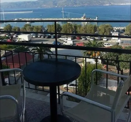 Tek Büyük veya İki Ayrı Yataklı Oda, Balkon
