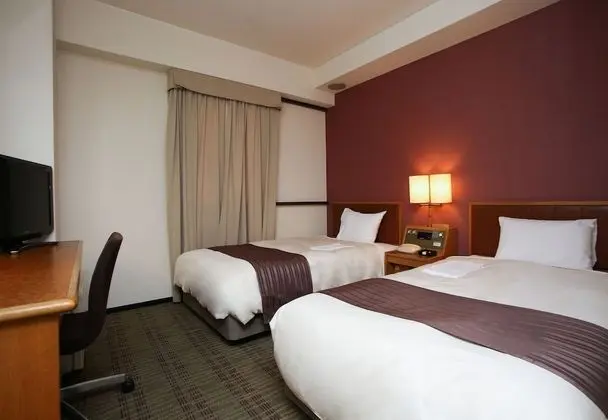 İki Ayrı Yataklı Oda, Sigara İçilebilir