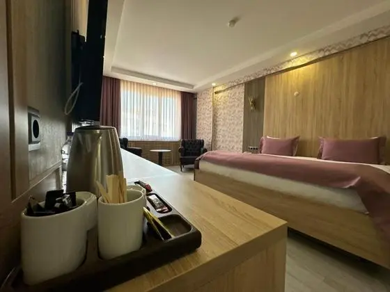 Balayı Suite, Bahçe veya Sokak Manzaralı, Jakuzili (2 Kişilik)