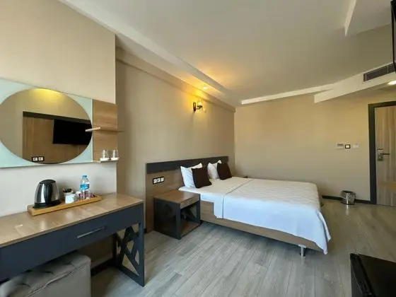 Çift Kişilik, Şehir Manzaralı
