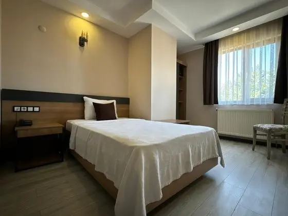 Tek Kişilik, Şehir Manzaralı