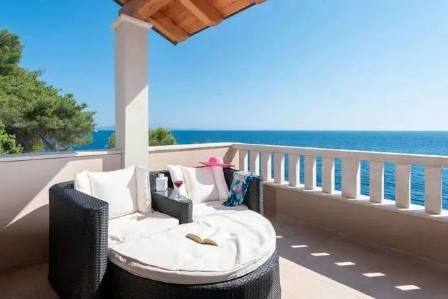 Villa, Denize Sıfır