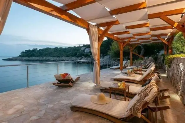 Villa, Denize Sıfır