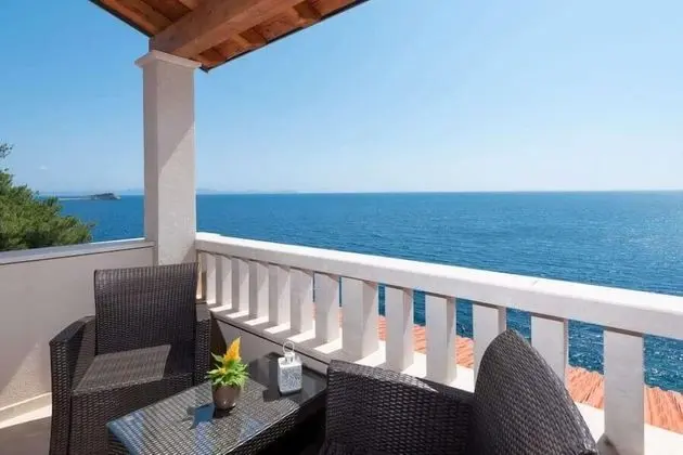 Villa, Denize Sıfır