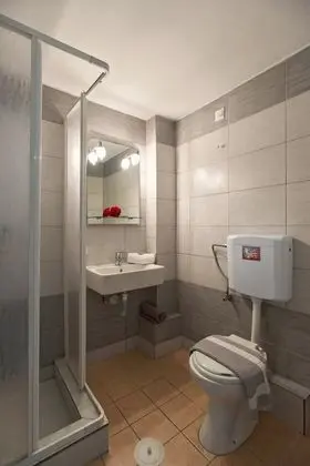 Standard Tek Büyük veya İki Ayrı Yataklı Oda