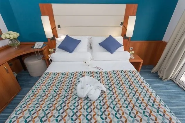 Comfort Tek Büyük Yataklı Oda