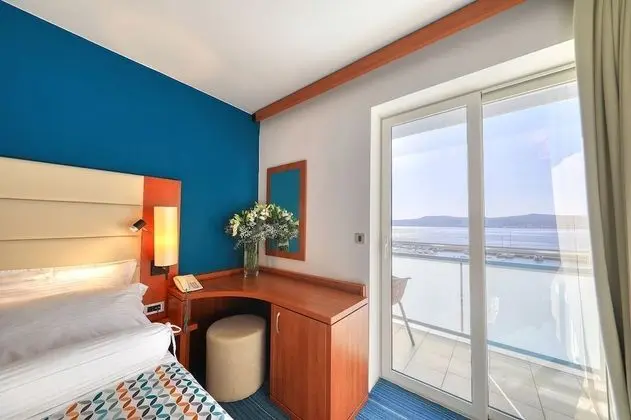 Superior Tek Büyük Yataklı Oda, Balkon (Sea View)