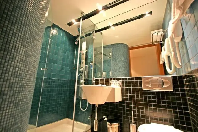 Superior Tek Büyük Yataklı Oda, Balkon (Sea View)
