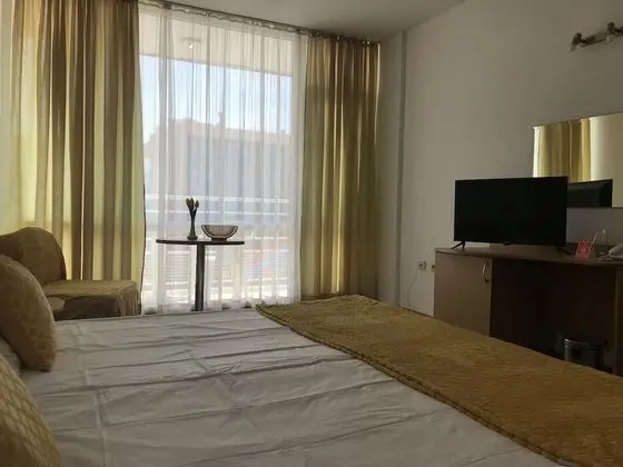 Basic Tek Büyük Yataklı Oda, 2 Tek Kişilik Yatak, Balkon, Havuz Manzaralı
