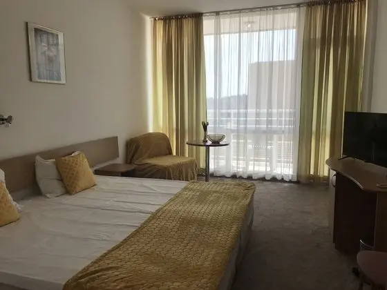 Basic Tek Büyük Yataklı Oda, 2 Tek Kişilik Yatak, Balkon, Havuz Manzaralı