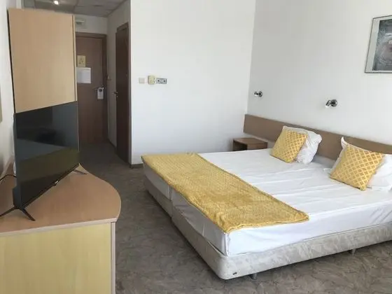 Basic Tek Büyük Yataklı Oda, 2 Tek Kişilik Yatak, Balkon, Havuz Manzaralı
