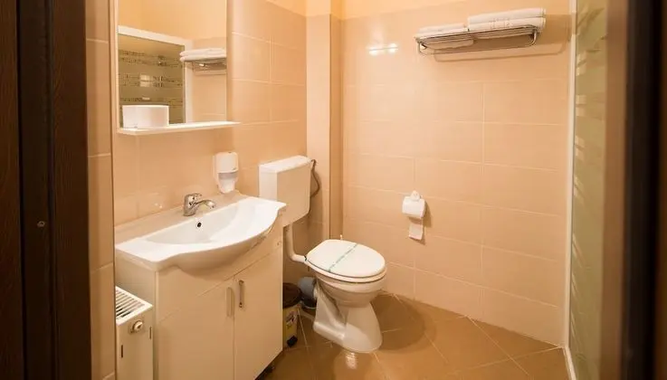 Basic İki Ayrı Yataklı Oda, 2 Tek Kişilik Yatak, Küvet, Bahçe Manzaralı