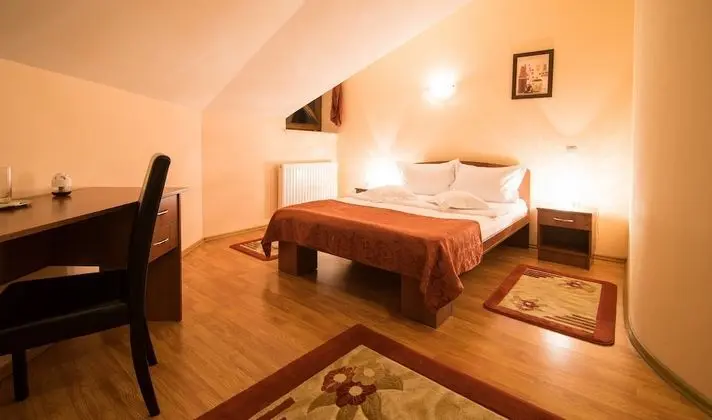 Basic Tek Büyük Yataklı Oda