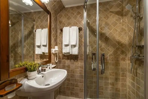 Superior Tek Büyük veya İki Ayrı Yataklı Oda