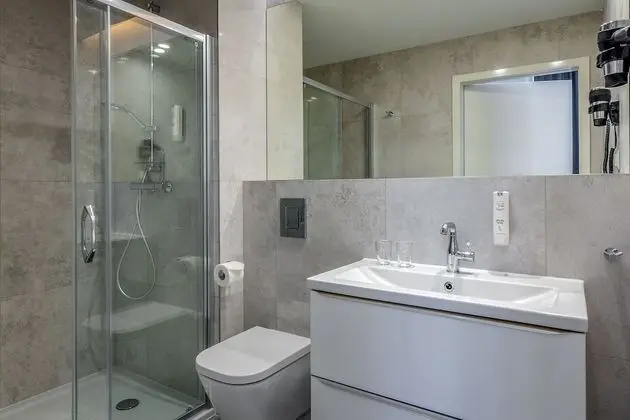 Standard Tek Büyük Yataklı Oda