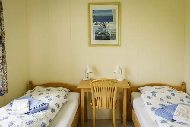 İki Ayrı Yataklı Oda, Ortak Banyo