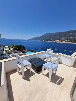 Aile Odası, Deniz Manzaralı, Balkonlu