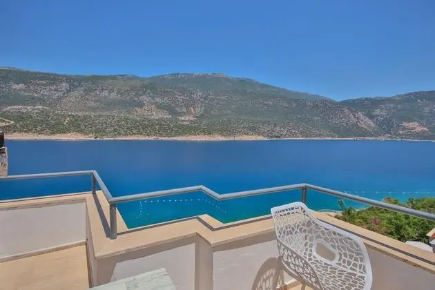 Aile Odası, Deniz Manzaralı, Balkonlu