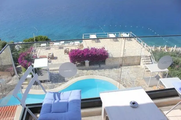 Triple, Deniz Manzaralı, Balkonlu