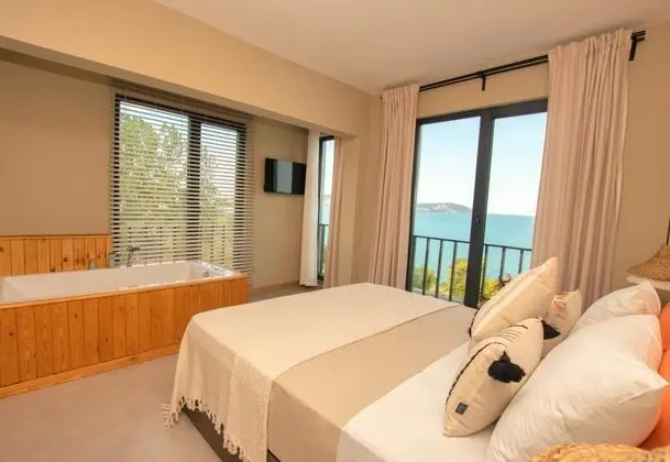 Jakuzili Suit Oda, Deniz Manzaralı, Jakuzili