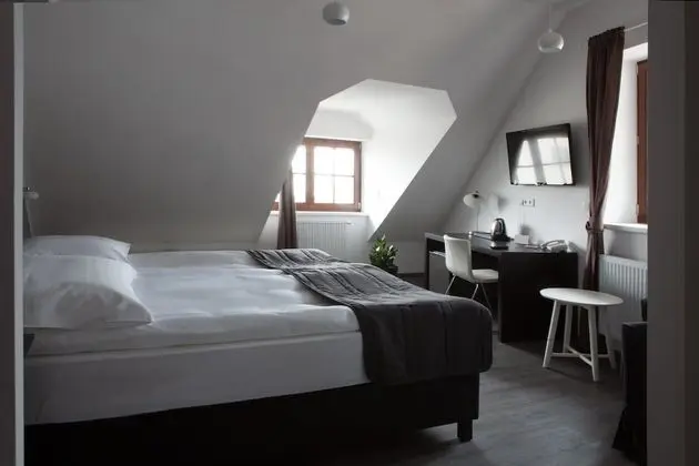 Comfort Tek Büyük veya İki Ayrı Yataklı Oda