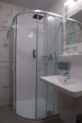 Comfort Tek Büyük veya İki Ayrı Yataklı Oda