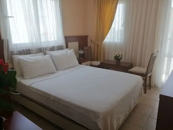 Tek Büyük Yataklı Oda