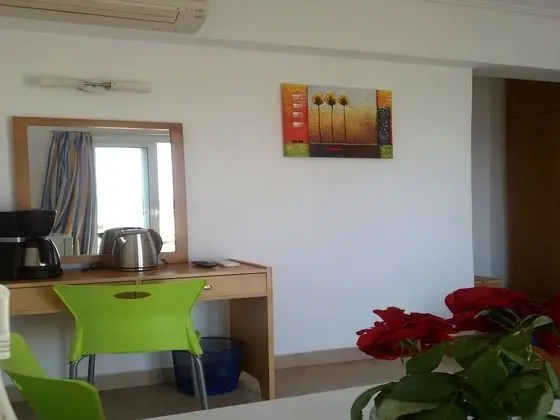 Üç Kişilik Oda