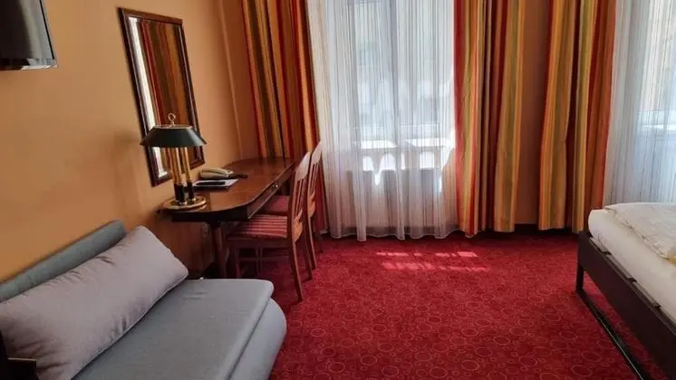 Tek Büyük Yataklı Oda