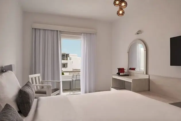 Standard Oda, Havuz Manzaralı (Upper Floor)