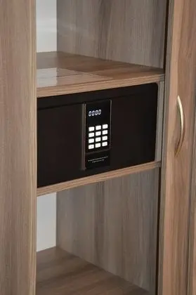 Oda, 1 En Büyük (King) Boy Yatak, Özel Banyo