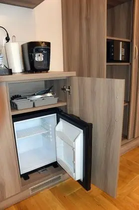 Oda, 1 En Büyük (King) Boy Yatak, Özel Banyo