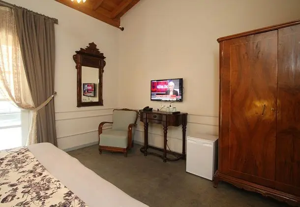 Çift Kişilik, Bahçe Manzaralı