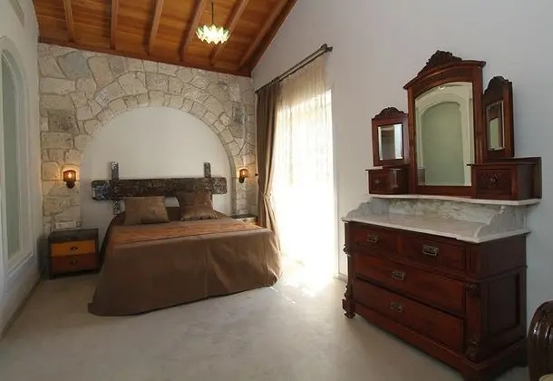 Çift Kişilik, Bahçe Manzaralı