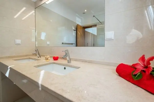 Villa, 4 Yatak Odası, Kişiye Özel Havuzlu, Deniz Manzaralı