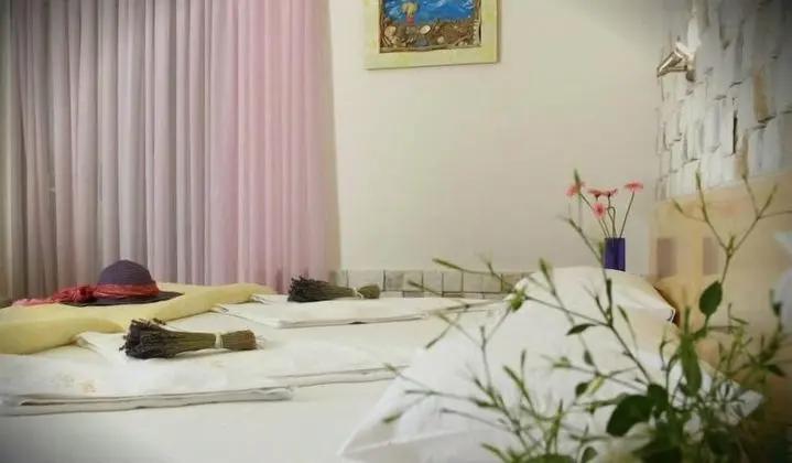 Üç Kişilik Oda
