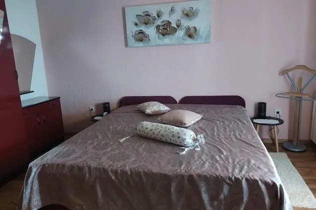 Family Apart Daire, 1 En Büyük (King) Boy Yatak ve Çekyat (Kostrena Apartment Maja Few Mt From)