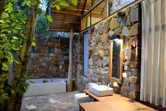 Luxury Tek Büyük Yataklı Oda, 1 En Büyük (King) Boy Yatak, Havuz Manzaralı, Havuz Kenarı