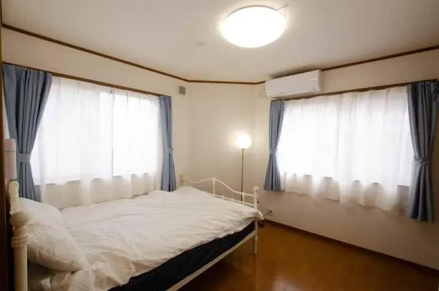 Ev (Private Vacation)